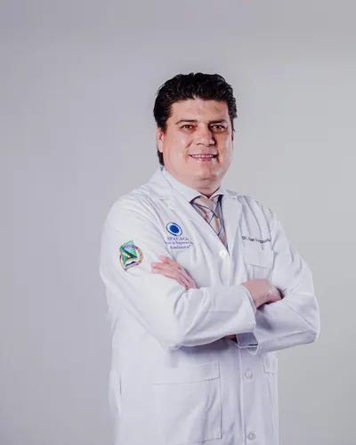 Dr. Adán Valenzuela, Urología en Chihuahua