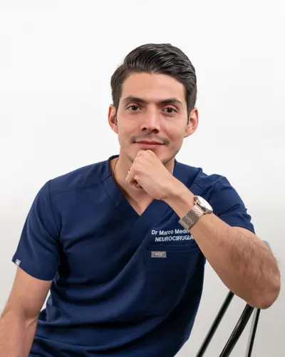 Dr. Marco Medina, Neurocirugía y cirugía de columna en Chihuahua