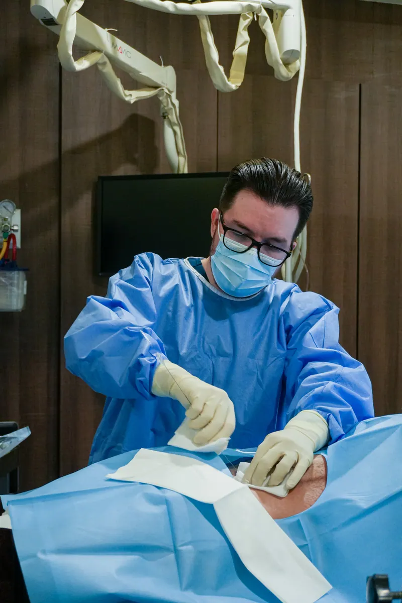 Procedimiento de radiología intervencionista documentado por CLÍNICA MKT