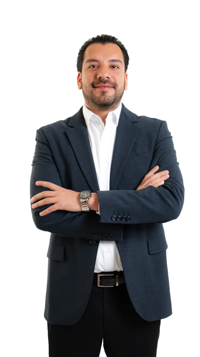 Retrato profesional de un urólogo en sesión de estudio