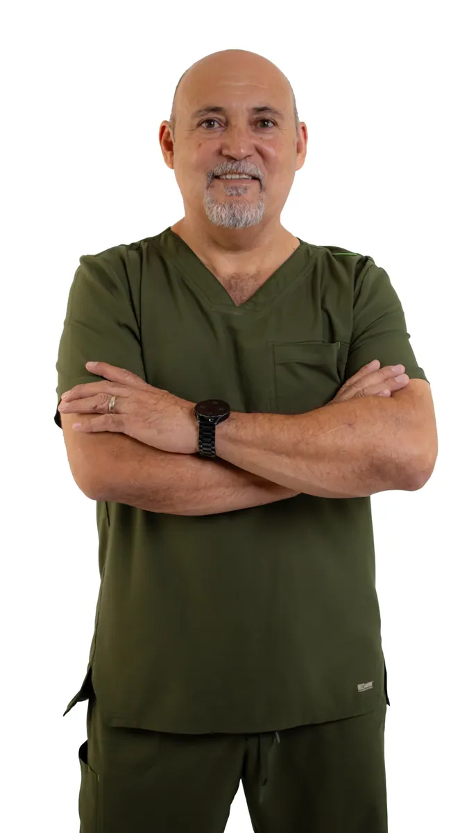 Retrato profesional de un cirujano en sesión de estudio